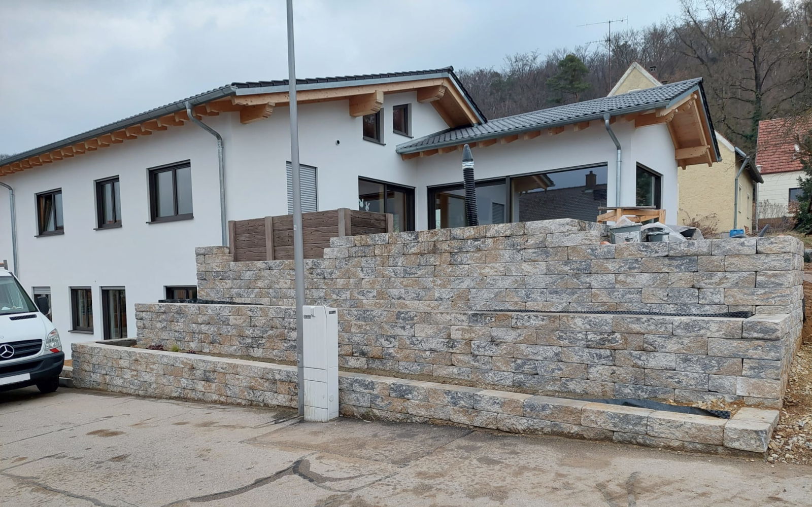 Natursteinmauer nachher
